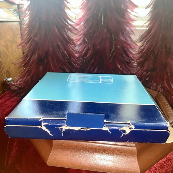 VTG Gorham Christmas Lady Doll Holiday Plate in Wood-Like Display with Box & COA - Picture 12 of 12